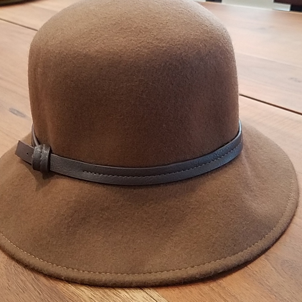 Nine West brown hat